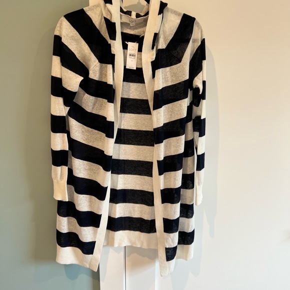 Loft Cardigan - Picture 2 of 9